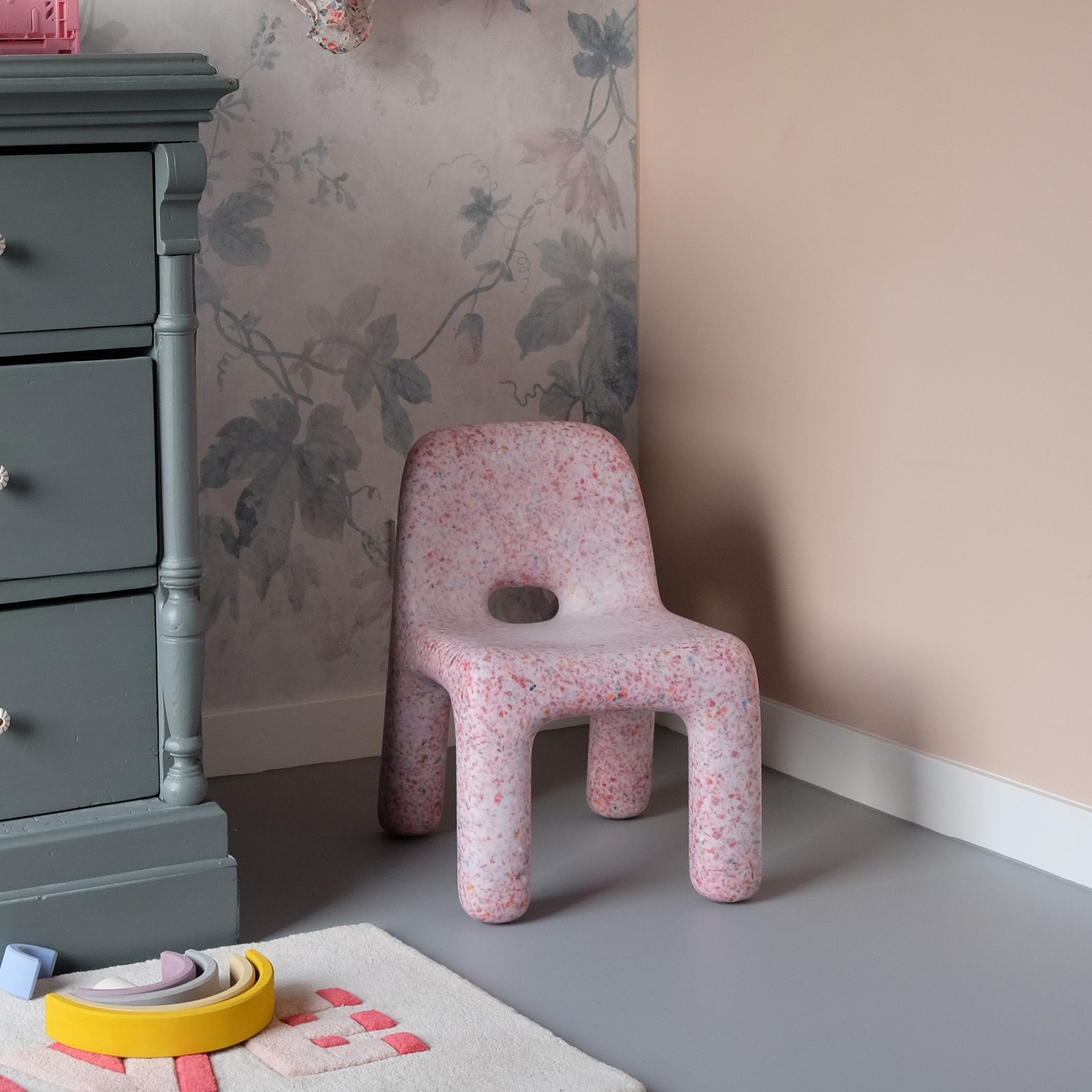 Goodee-Ecobirdy-Charlie Chair - Color - Strawberry